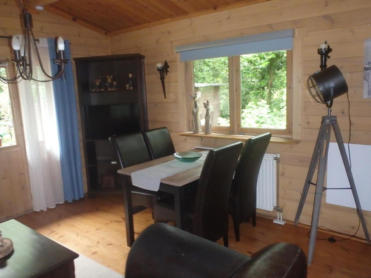 Huis H8 เอเปอ ภายนอก รูปภาพ
